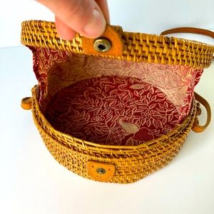 Wicker rattan crossbody round purse